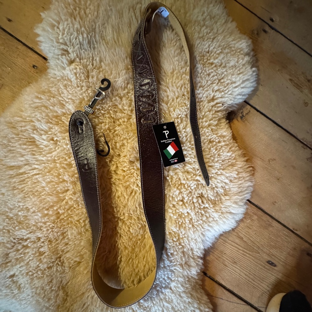 Perri's 2" Soft Italian Leather Guitar Strap Chestnut Brown